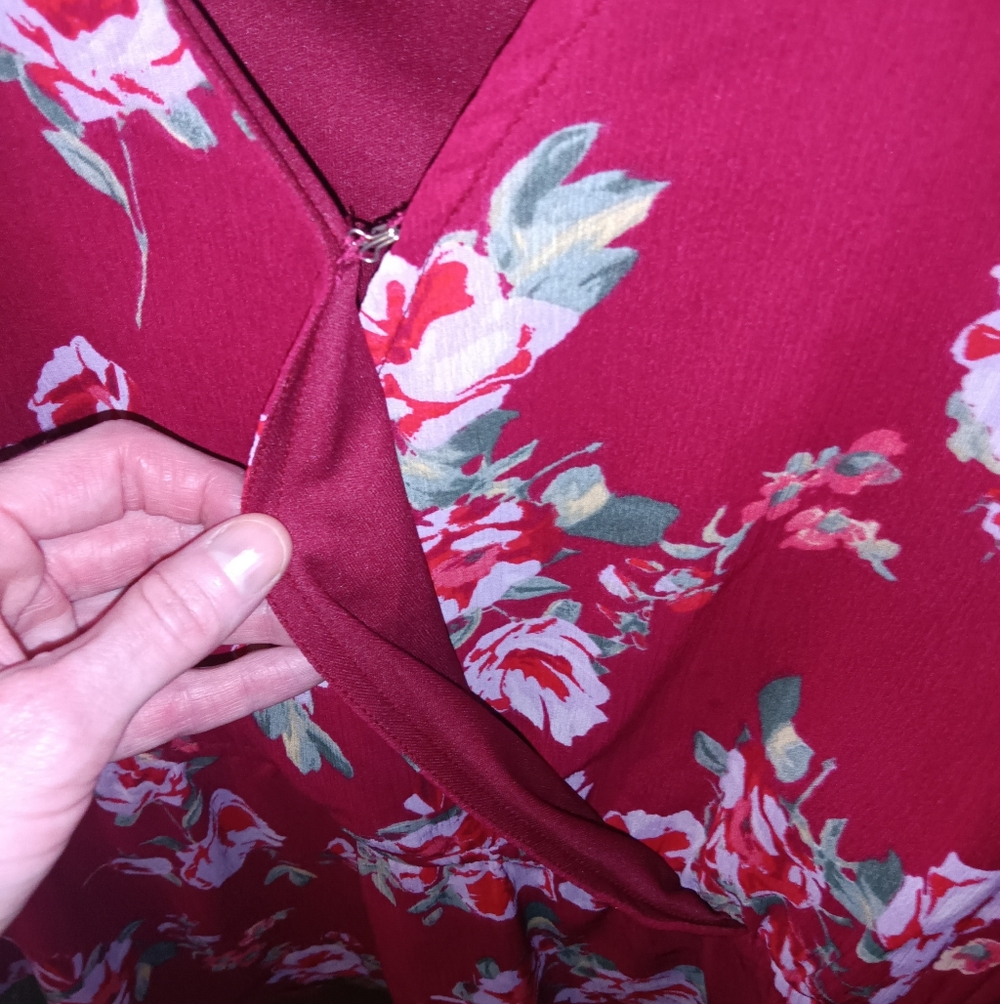 EUC Maurices Women's Burgundy Floral Mesh Ruched Sleeve Wrap Blouse 2X - Picture 2 of 9